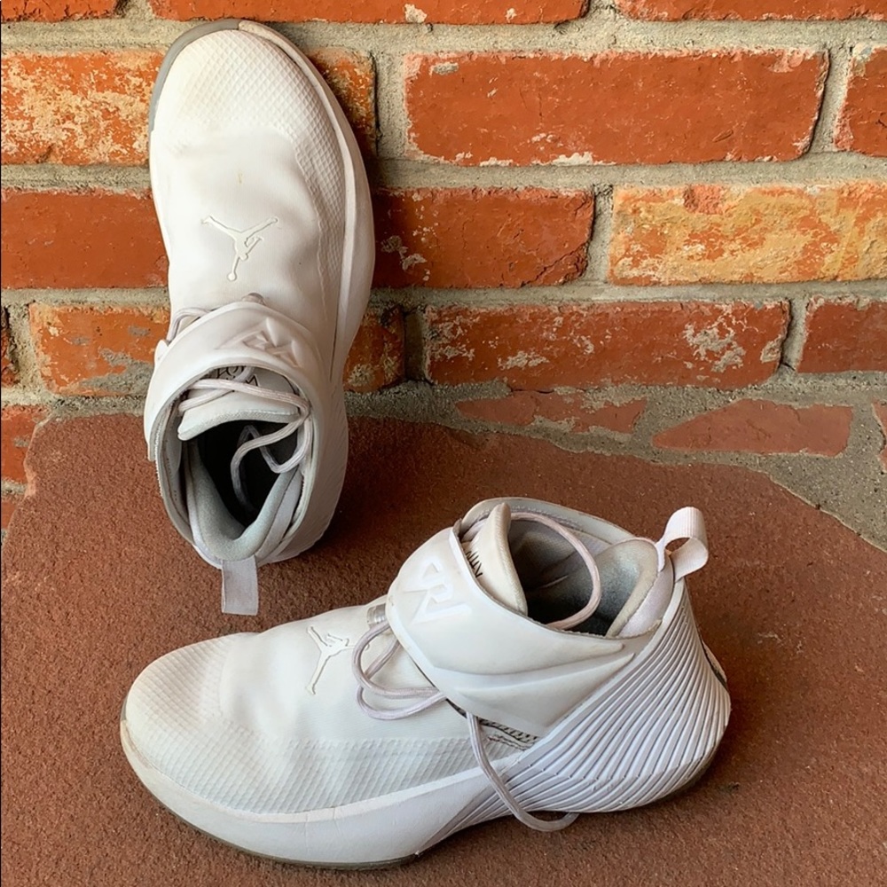 Jordan boys shoes - Picture 2 of 7